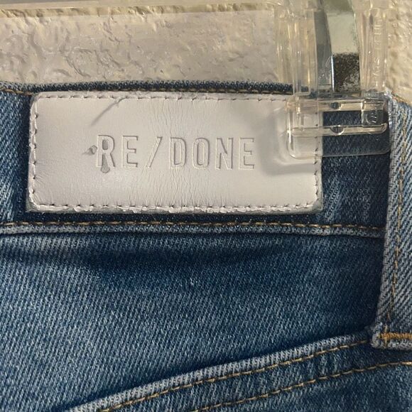 ✨Originals 90s High Rise Ankle Crop in Medium Destroyed 10 Sz. 26 RE/DONE✨ - Picture 11 of 11